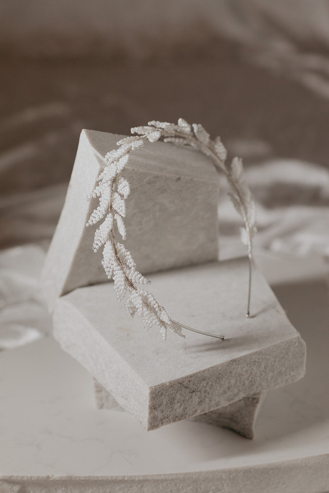 AMORIA Crown