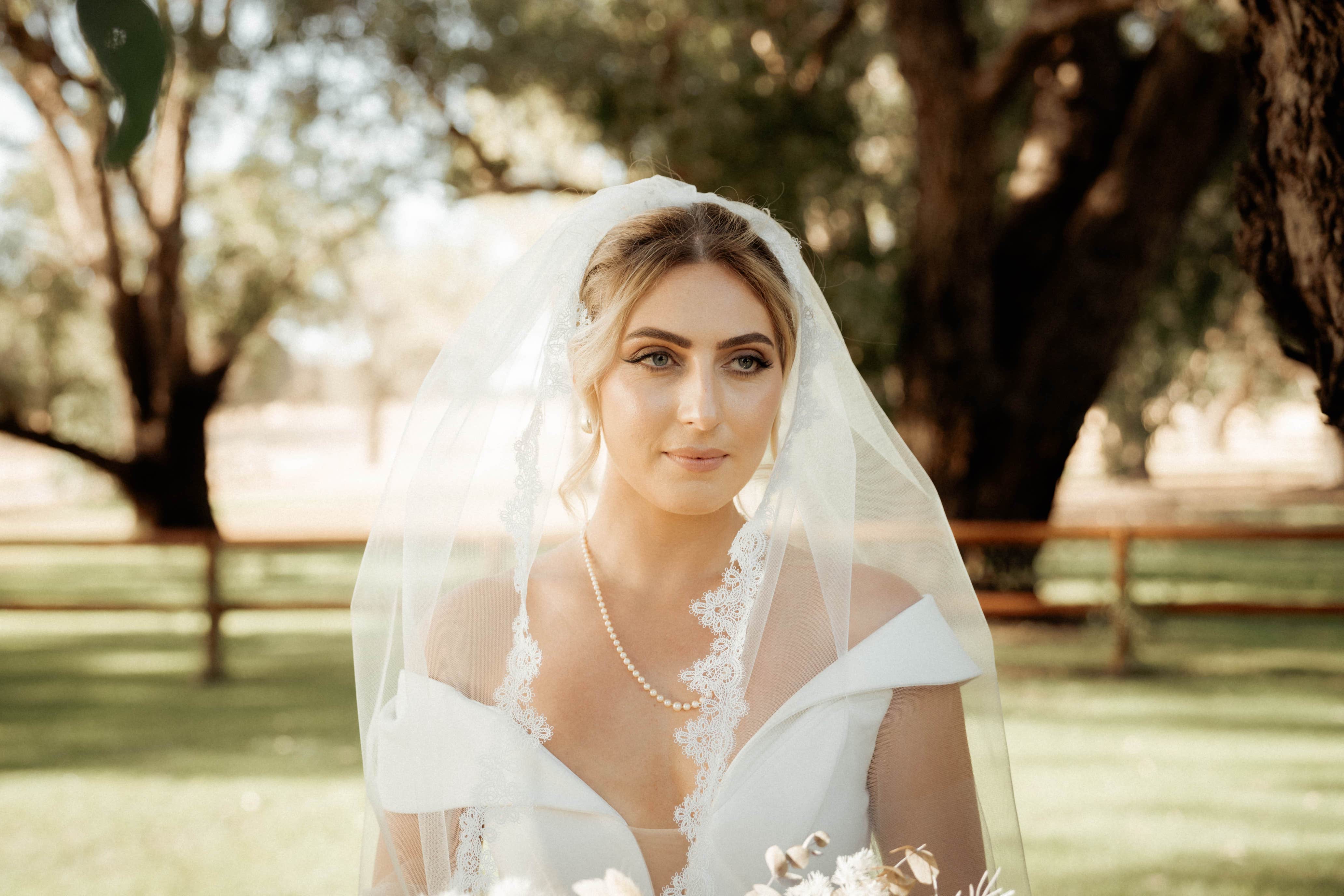 Louisa Lace Trim Veil