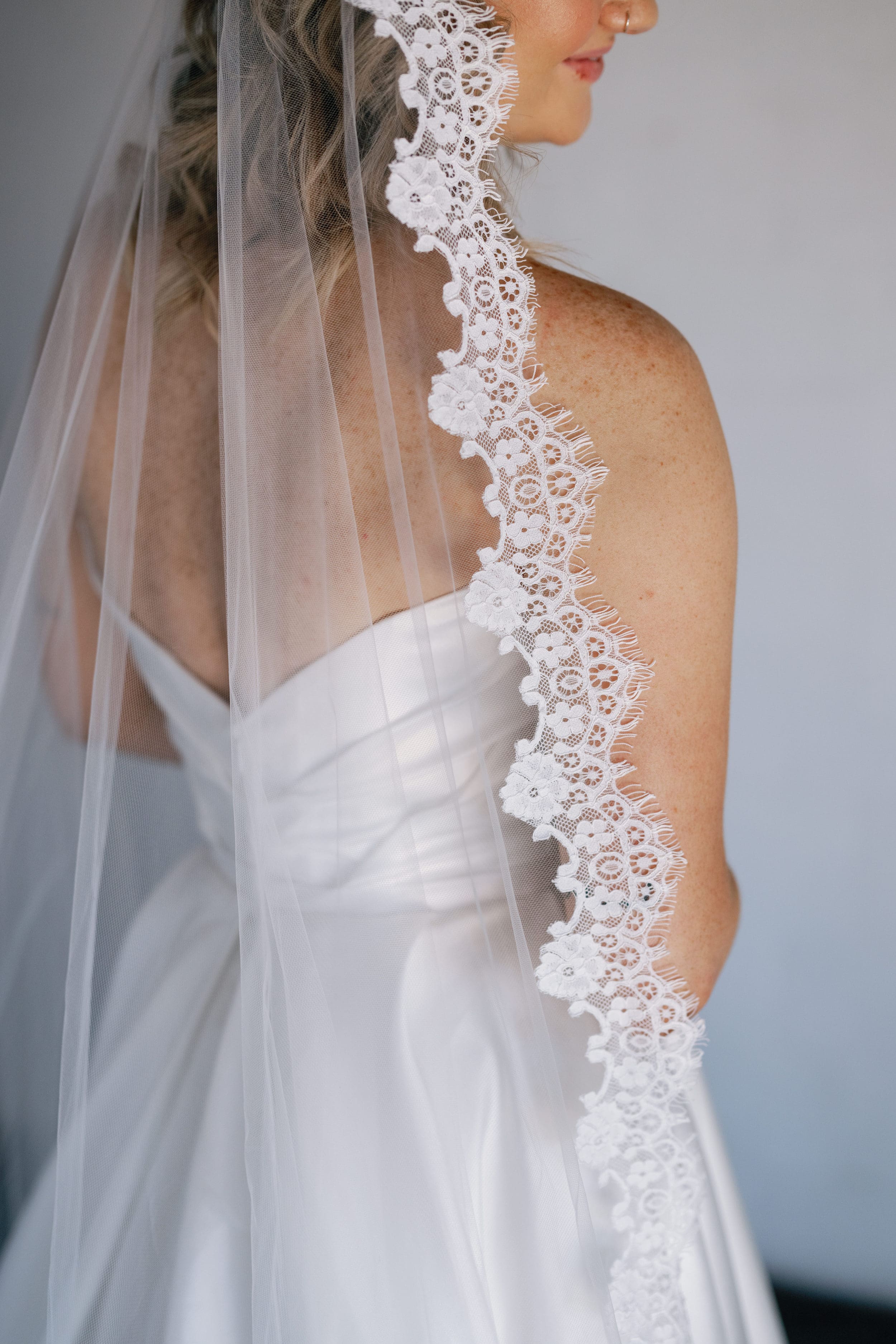Merinda Mantilla Lace Veil